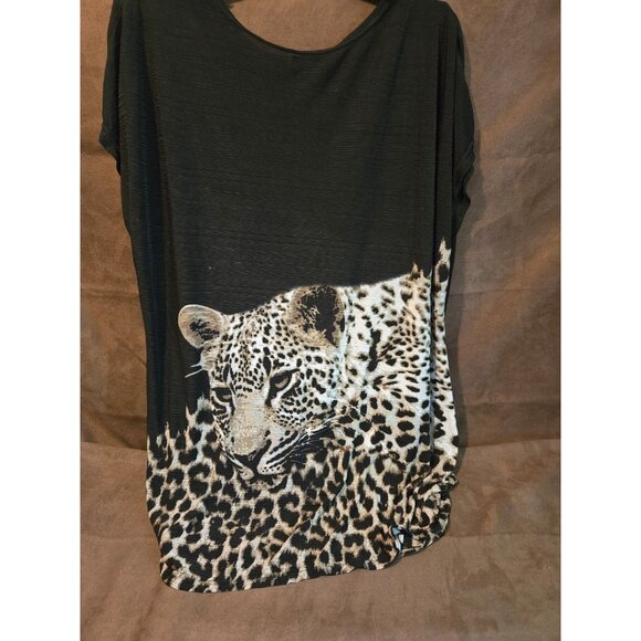Leplopard Print dressy top. 2xl - Picture 2 of 4